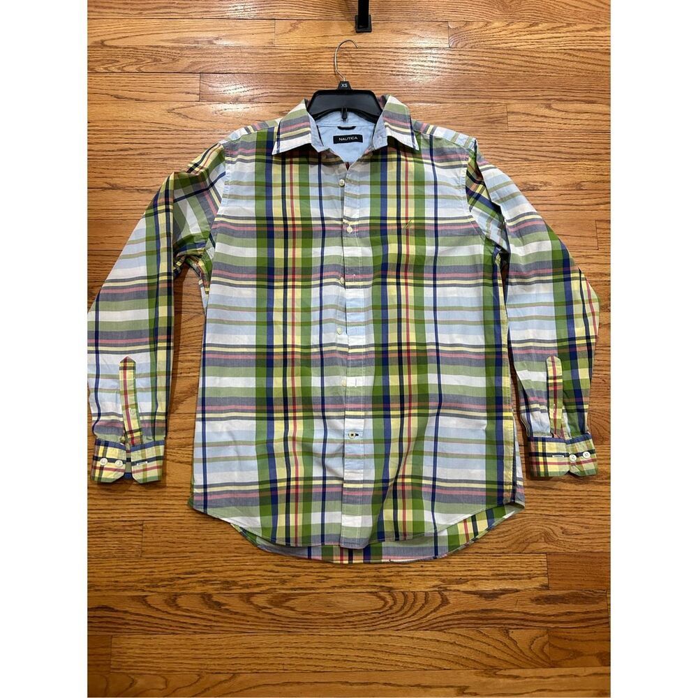 Nautica Mens Long Sleeve Button Up Shirt M %100 Cotton, Comfortable. Used.